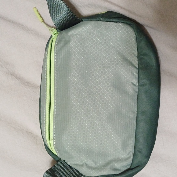 Lululemon Everywhere Belt Bag 1L LW9DOCS - Picture 4 of 8